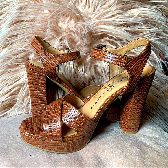 Very cute 4 inch heels! Light brown with straps size 6 .only used once! - Picture 2 of 4